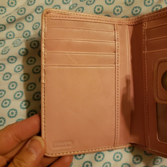 EUC Coach Peachy Pink Wallet - Picture 6 of 7